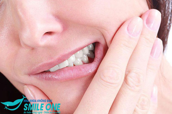 Tác động của việc không nhổ răng khôn đến sức khỏe nướu là gì?
