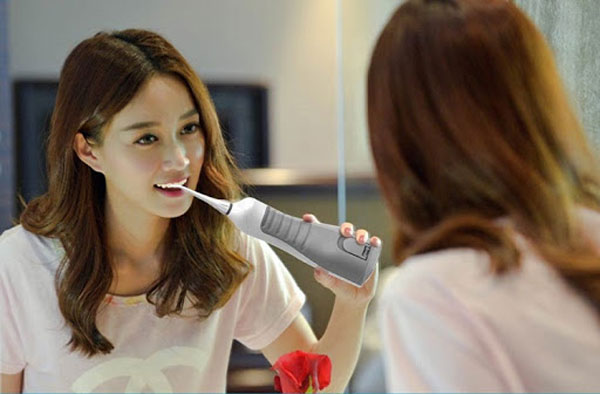 Máy vệ sinh răng niềng