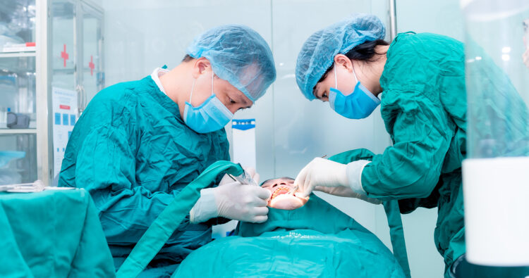 4 loại mắc cài niềng răng phổ biến tại Smile One