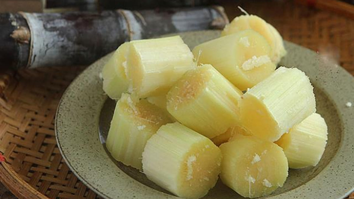 Lưu ý ăn uống và vệ sinh khi đeo mắc cài cánh cam
