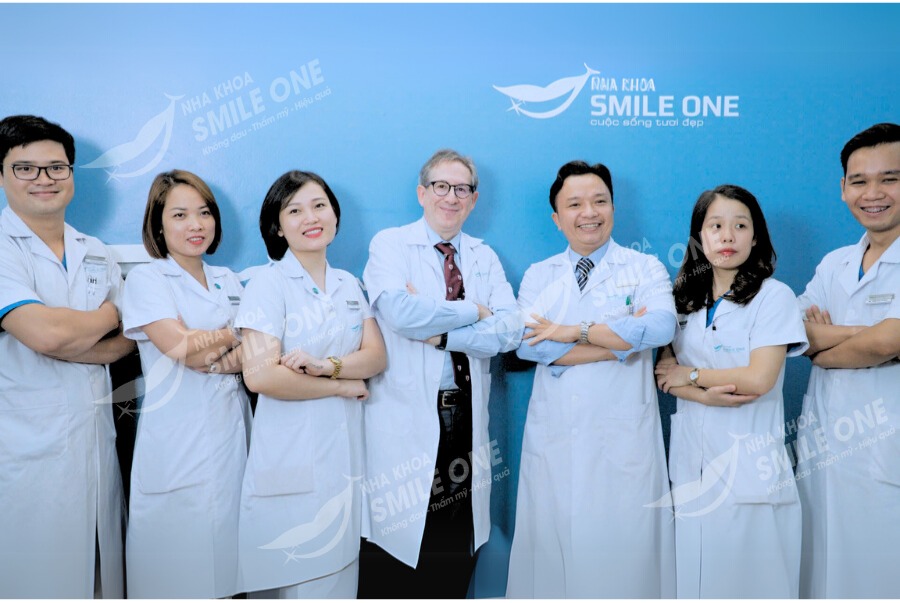Đội ngũ bác sĩ tại Smile One Bình Thạnh có hơn 15 năm kinh nghiệm