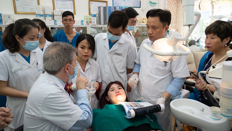 Giám đốc Hệ thống Nha khoa Smile One. Hơn 15 năm gắn bó với nghề