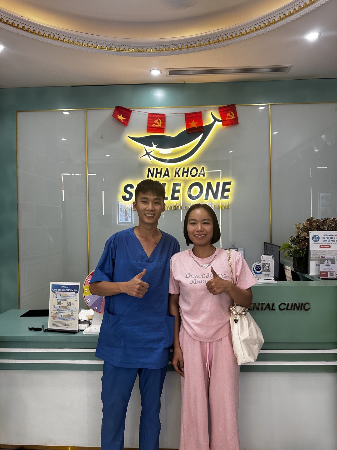 Chị Bích sau khi hoàn thiện bọc răng sứ thẩm mỹ tại Smile One cơ sở Hà Đông