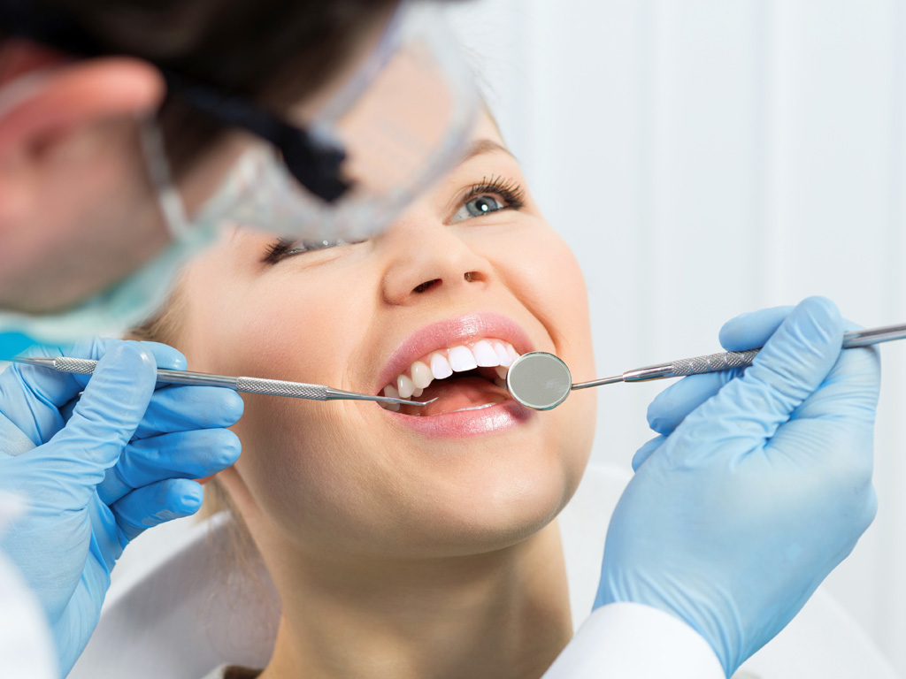 Quy trình bọc răng sứ tại Smile One thực hiện chuẩn Y khoa